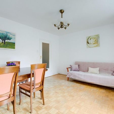 Spacious Apartment In Green Location Warsawa Bagian luar foto
