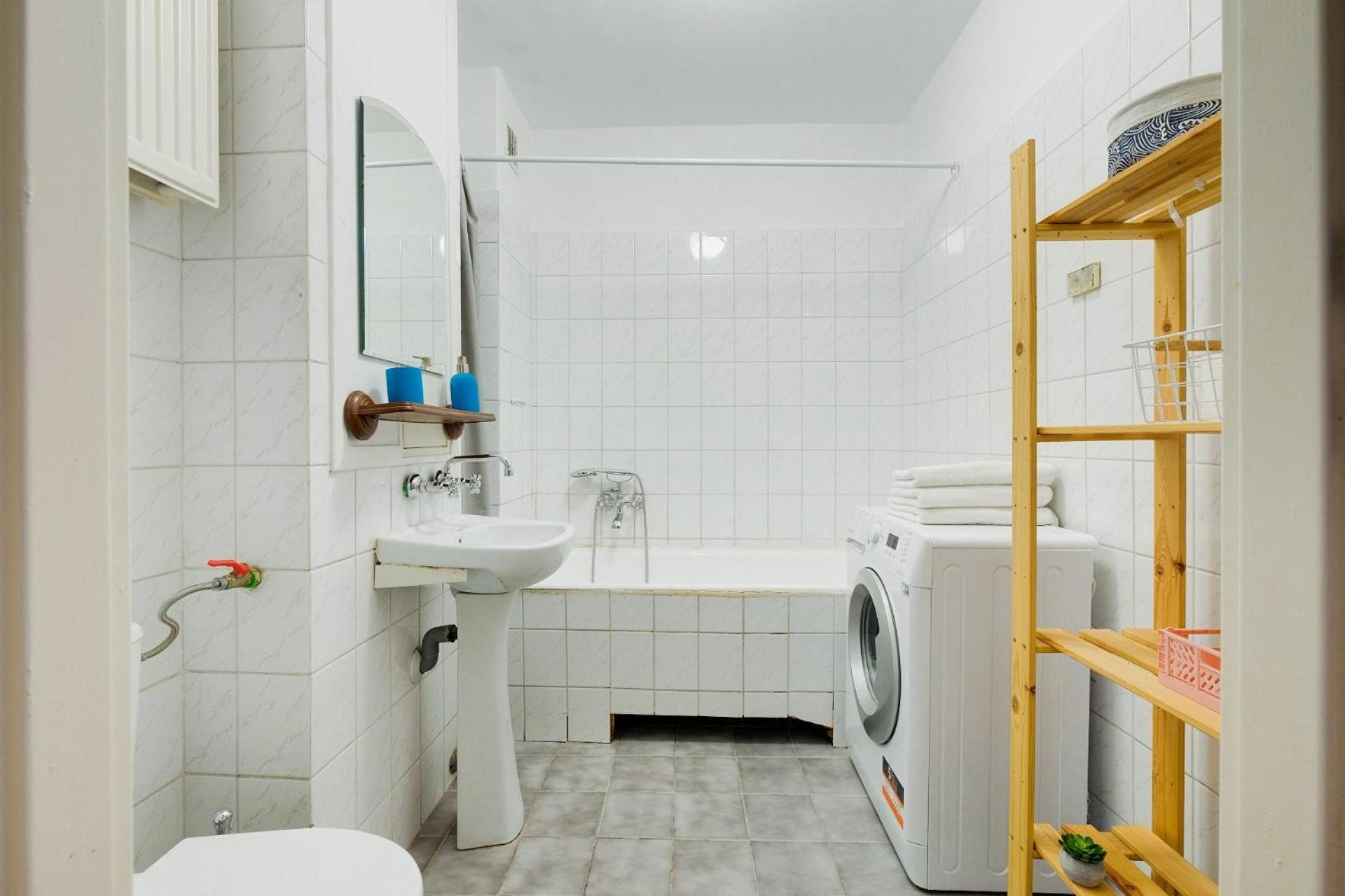 Spacious Apartment In Green Location Warsawa Bagian luar foto