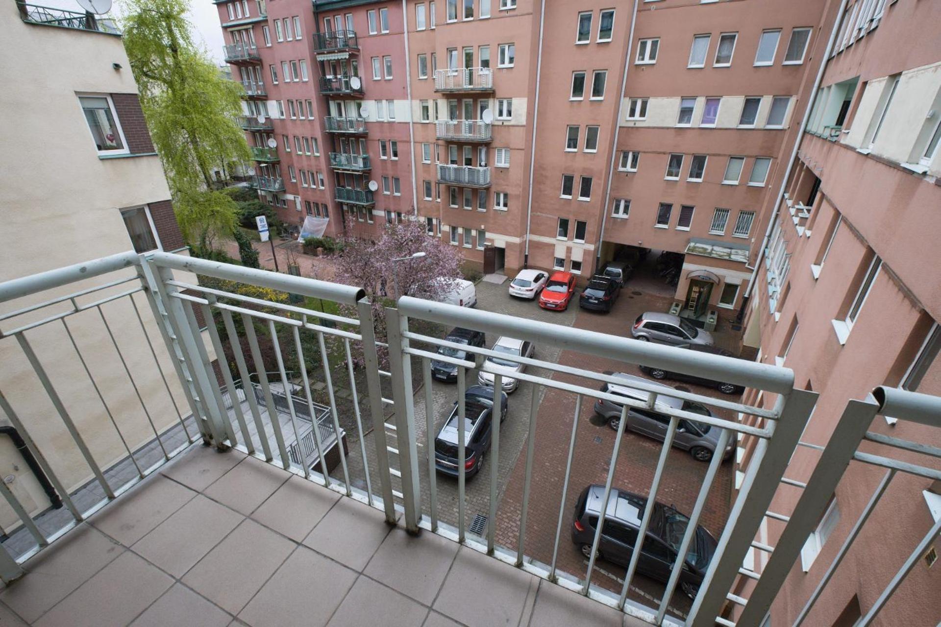 Spacious Apartment In Green Location Warsawa Bagian luar foto